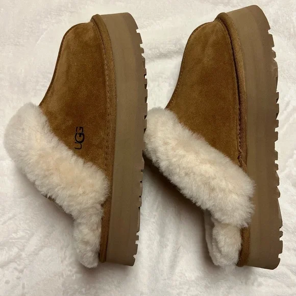UGG Slippers - Picture 5 of 6